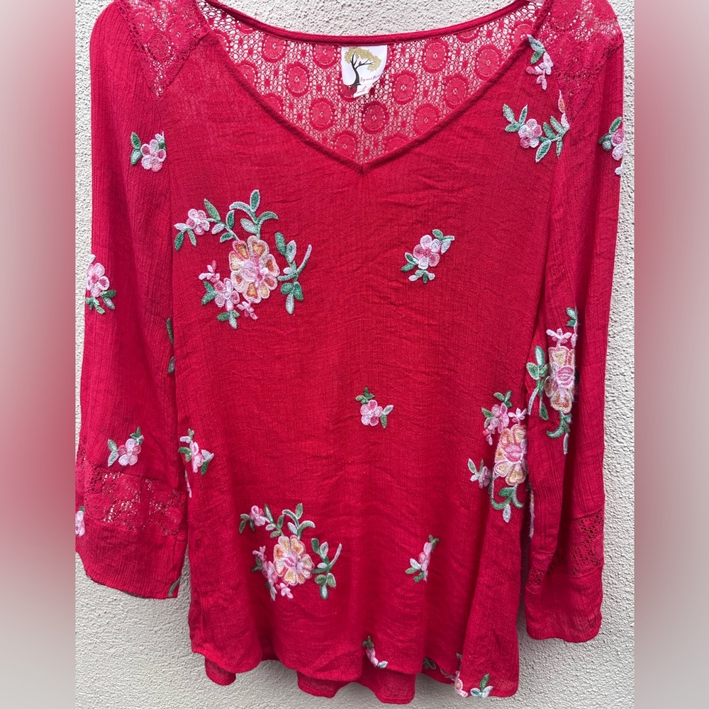 Fig and Flower by Anthropologie Embroidered  Floral and Lace back Top